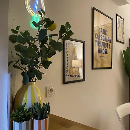 Dolce Design Duplex, 2 Bedrooms, Vieux-marche Lejlighed